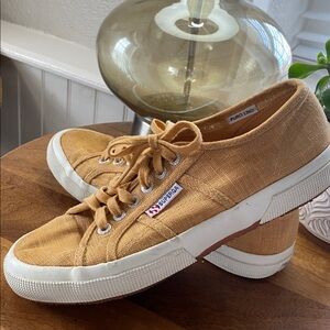 Superga Canvas Thick Sole Unisex Sneakers Men's 7 Inch 1/2 Women's 9